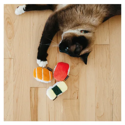 P.L.A.Y. Feline Frenzy Food Collection 5